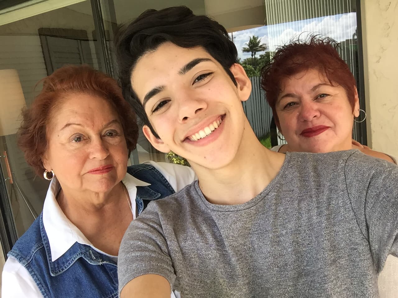 Nuestras cámaras se colaron en casa de Yoandri. El cubano nos mostró los rincones de su crib.