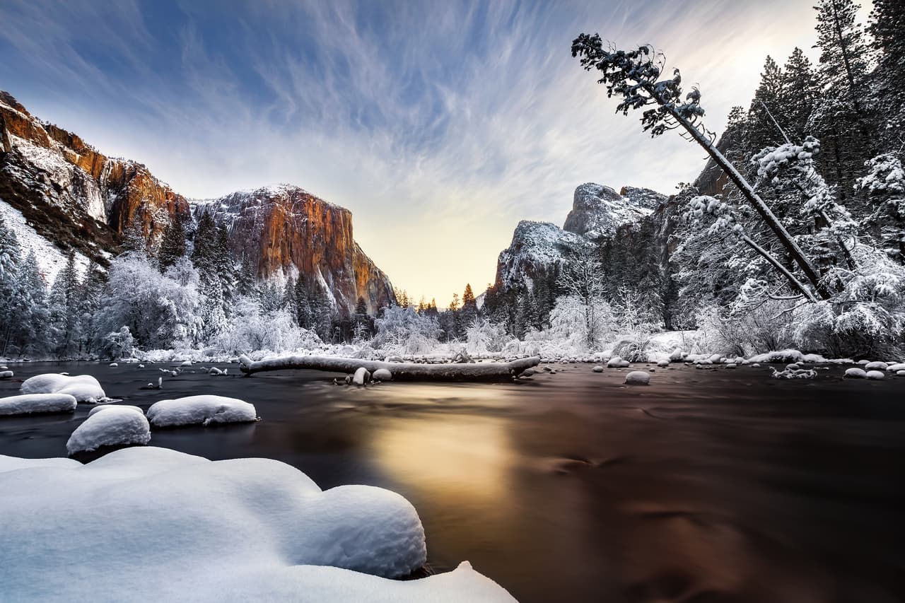 ‘Mañana de Navidad en el Merced’. Fotografía del río Merced tomada en el Parque Nacional Yosemite, en California. Ganadora del primer premio, mejor imagen del concurso de fotografía digital 2016, de The Nature Conservancy.