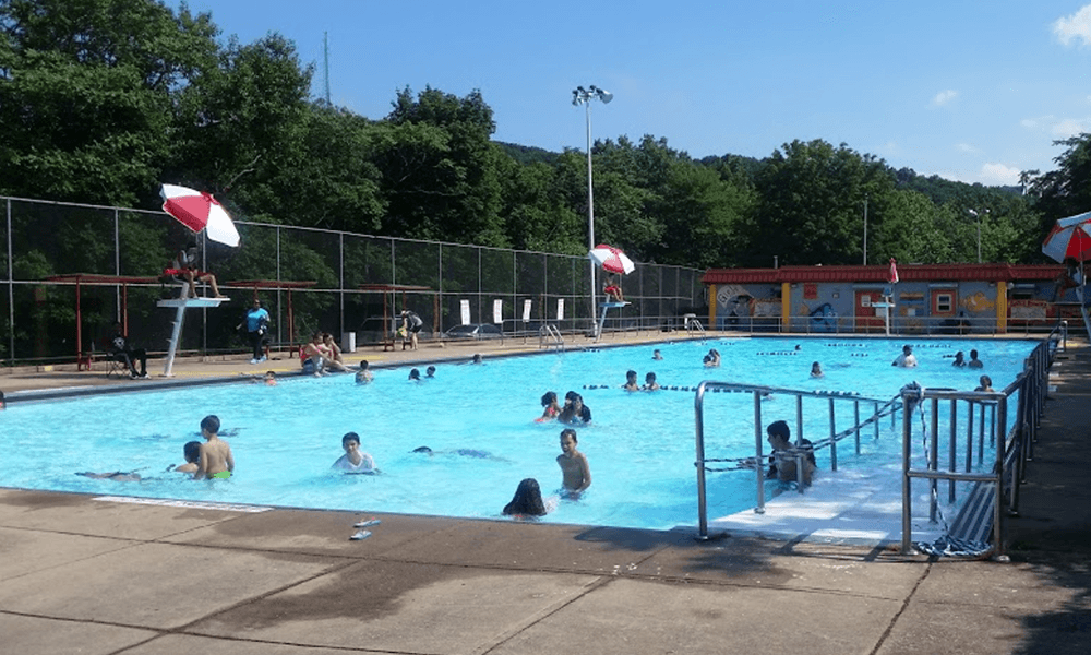 <h3 class="cms-H3-H3">Lou Costello Pool (Nueva Jersey)</h3>
<br>169 Grand St, Paterson, NJ 07501