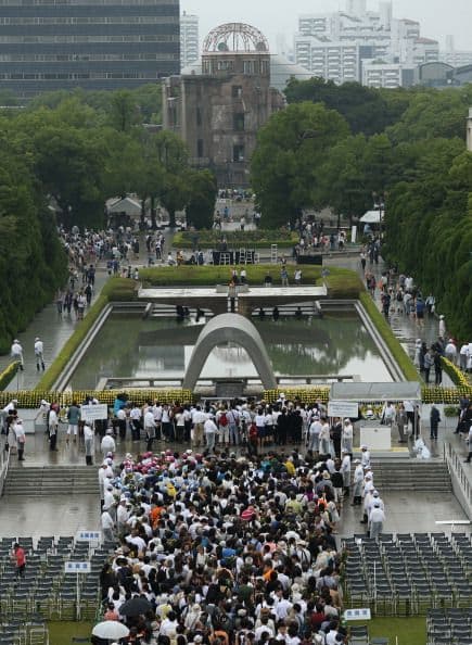 Al menos 5,507 personas que murieron el año pasado como consecuencia del ataque.