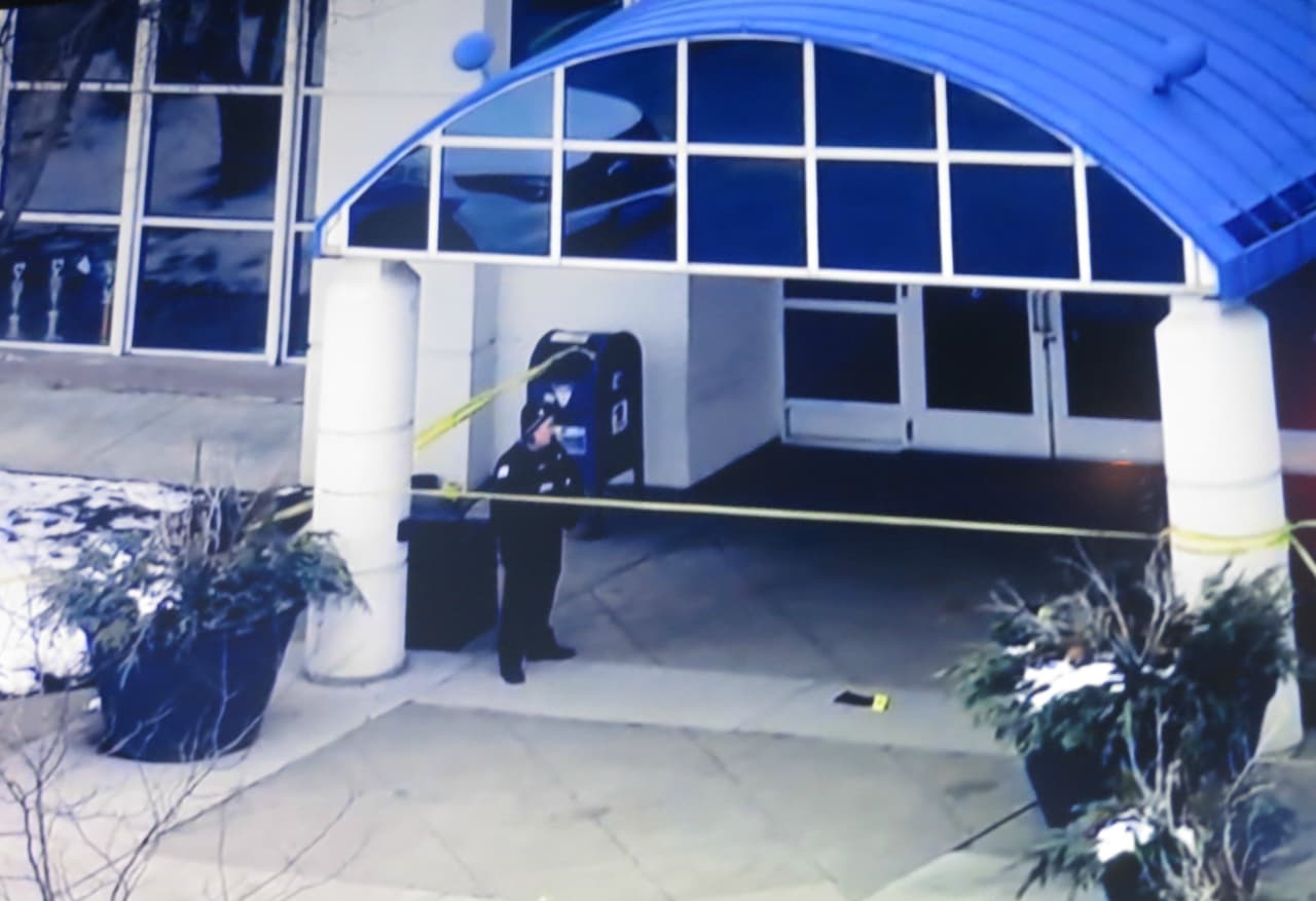 Se reporta un tiroteo en el Centro Comercial Ford City