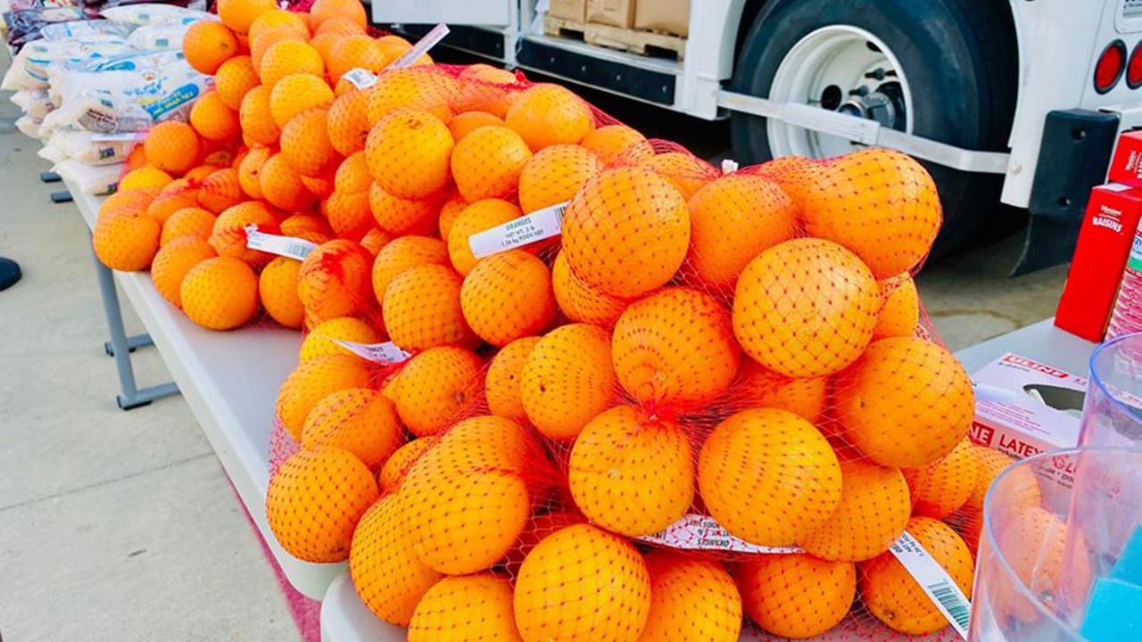 El Banco de Alimentos del Área de Tarrant realiza mega distribución de comidas en Fort Worth