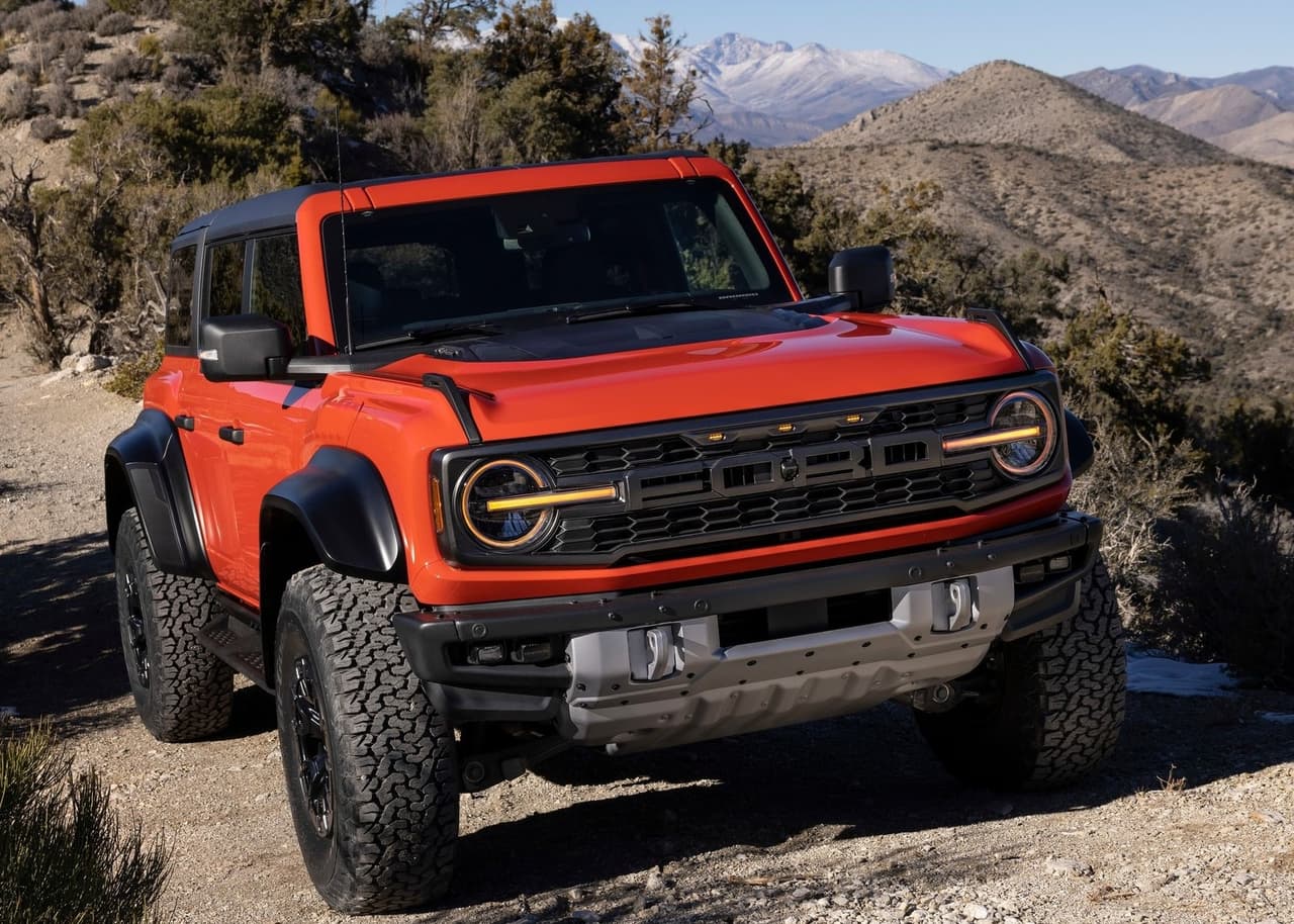 Ford recientemente presentó a la nueva integrante en su familia de SUVs: la Ford Bronco Raptor 2022.