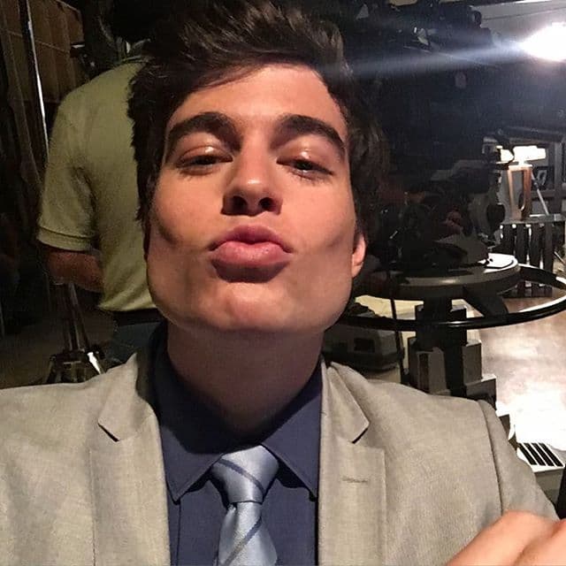 Él agradece todas las muestras de cariño con muchos besos.