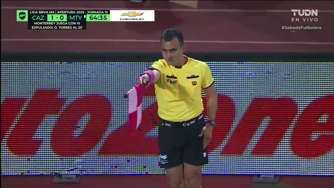 Gol de la Máquina... ¡anulado! ¡El abanderado marca el fuera de lugar!