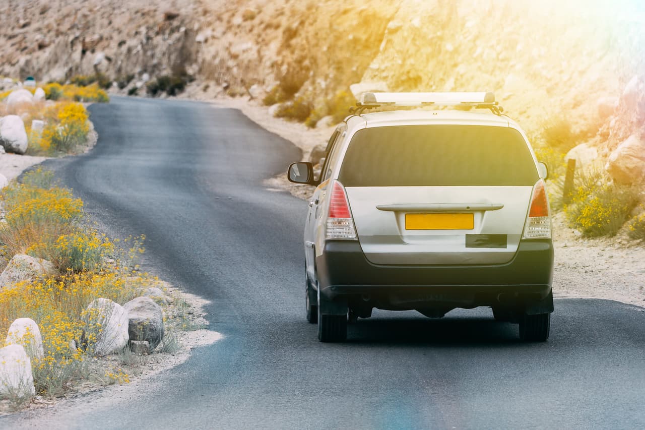 En caso no puedas o quieras calentar el auto, considera evitar exigirle al motor con aceleraciones agresivas o subir pendientes. Esto lo someterá a cargas de trabajo mayores.