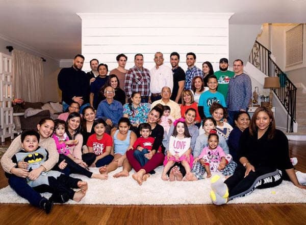 Para la presentadora de El Gordo y La Flaca la familia es lo más importante: "Qué mejor manera que pasar las navidades junto a ellos, extrañando a los que faltaron pero saben que los queremos un montón. Extrañando un montón a mami y toda mi familia de parte de ella Los Contreras. Agradecida con Dios", expresó en Instagram.