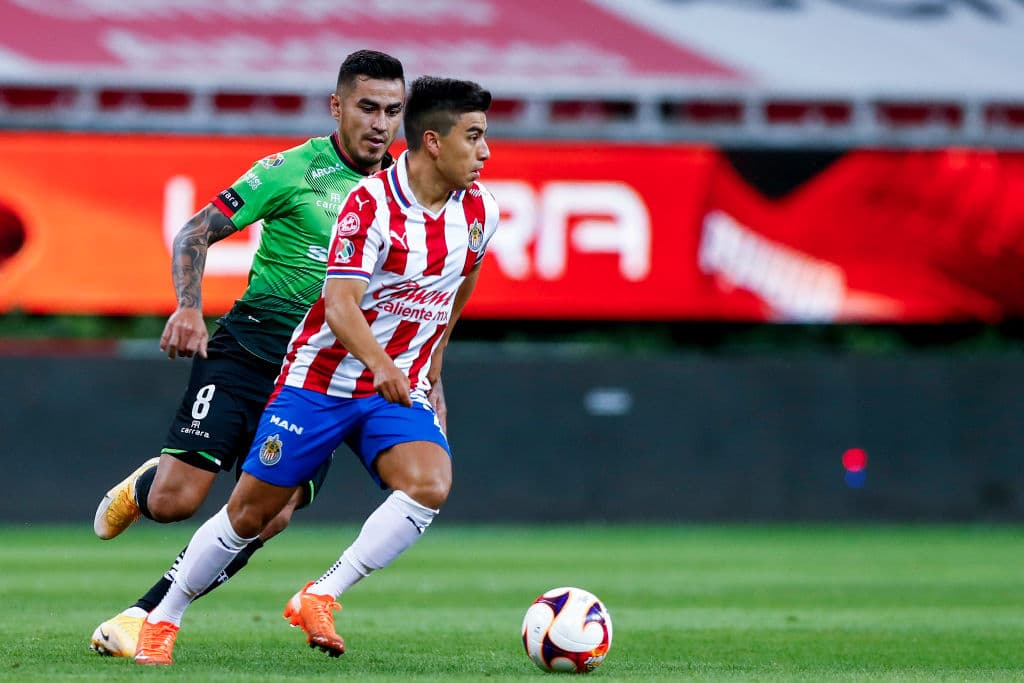 Lezcano (10’) abrió el marcador para adelantar al cuadro fronterizo y Ariel Matías crecía la ventaja al 29’. JJ Macías (77’) apareció para descontar en la segunda mitad. El Rebaño sólo acumula dos derrotas y dos empates. En la siguiente fecha, Chivas visitará al León y Bravos hará lo propio ante Puebla.