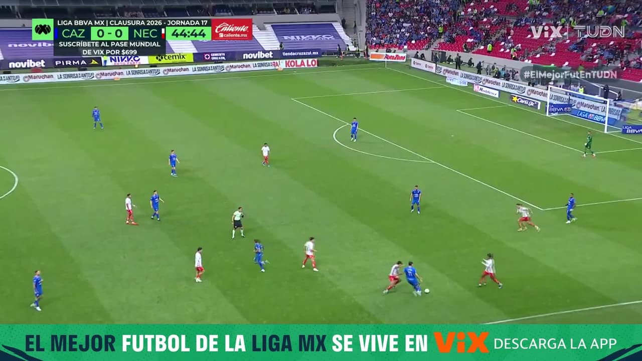 ¡La Máquina se queda cerca del gol! El Toro intentó tiro a portería, pero el balón pasó encima del travesaño