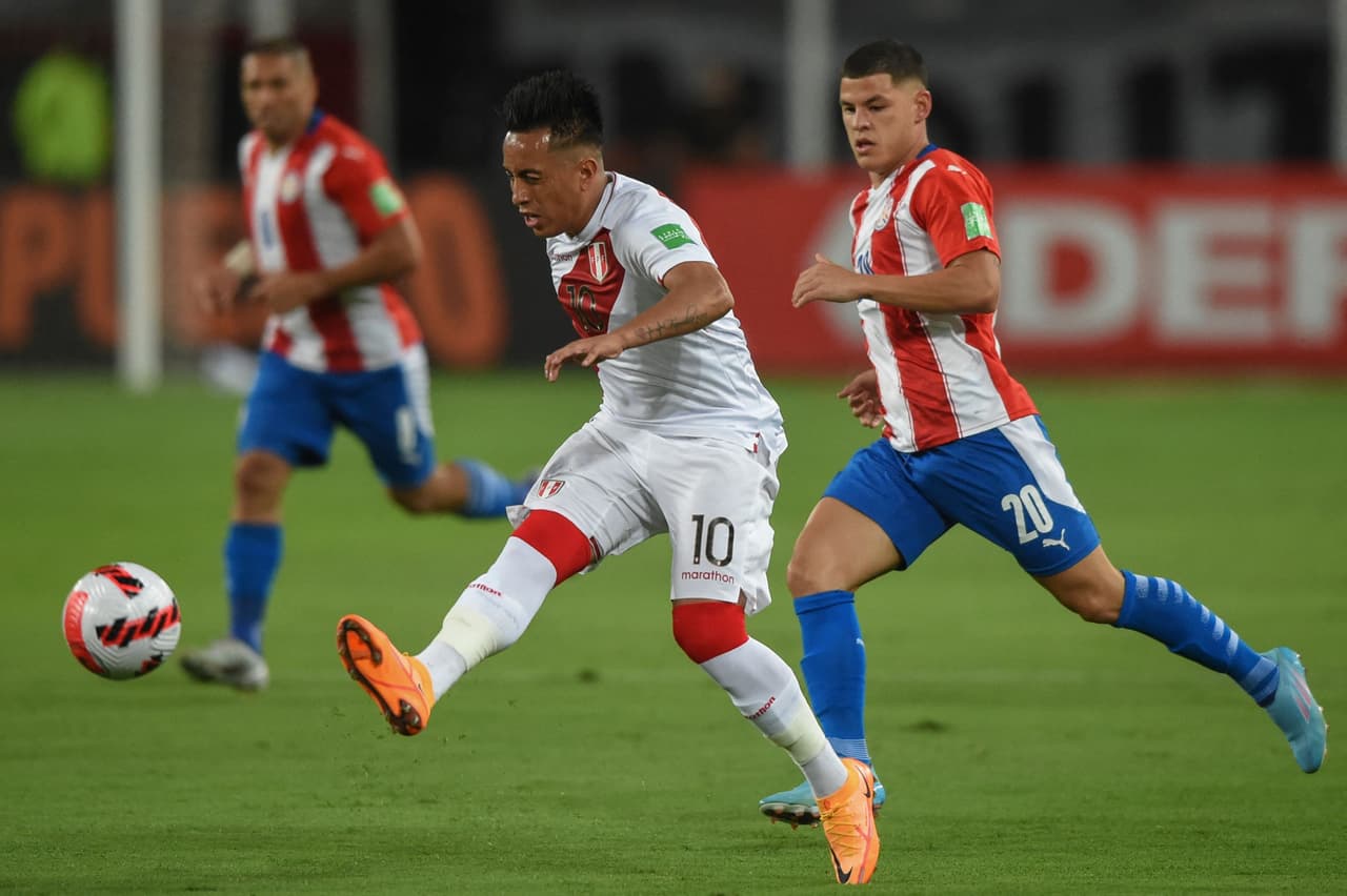 En 5 minutos, el Estadio Nacional explotó en júbilo tras la maravillosa asistencia de tres dedos de Christian Cueva para la definición de Gianluca Lapadula y el 1-0 de Perú.