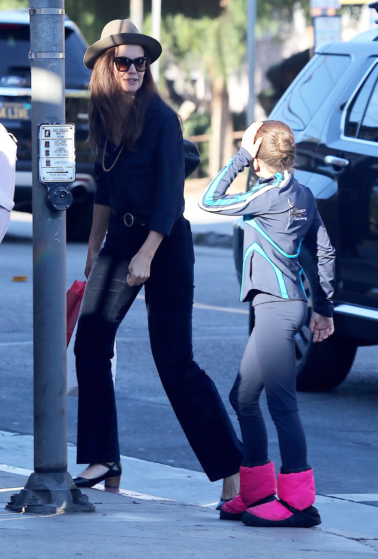 La peque llevaba un calzado muy original.