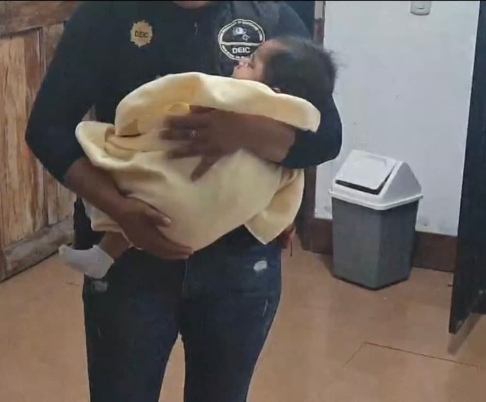 Sánchez permanece detenida acusada de trata de personas y, en dado caso de ser encontrada culpable,
<b> podría pasar 20 años en prisión.</b> En lo que va del 2022, Guatemala ha notificado unos 600 robos de menores.
<br>