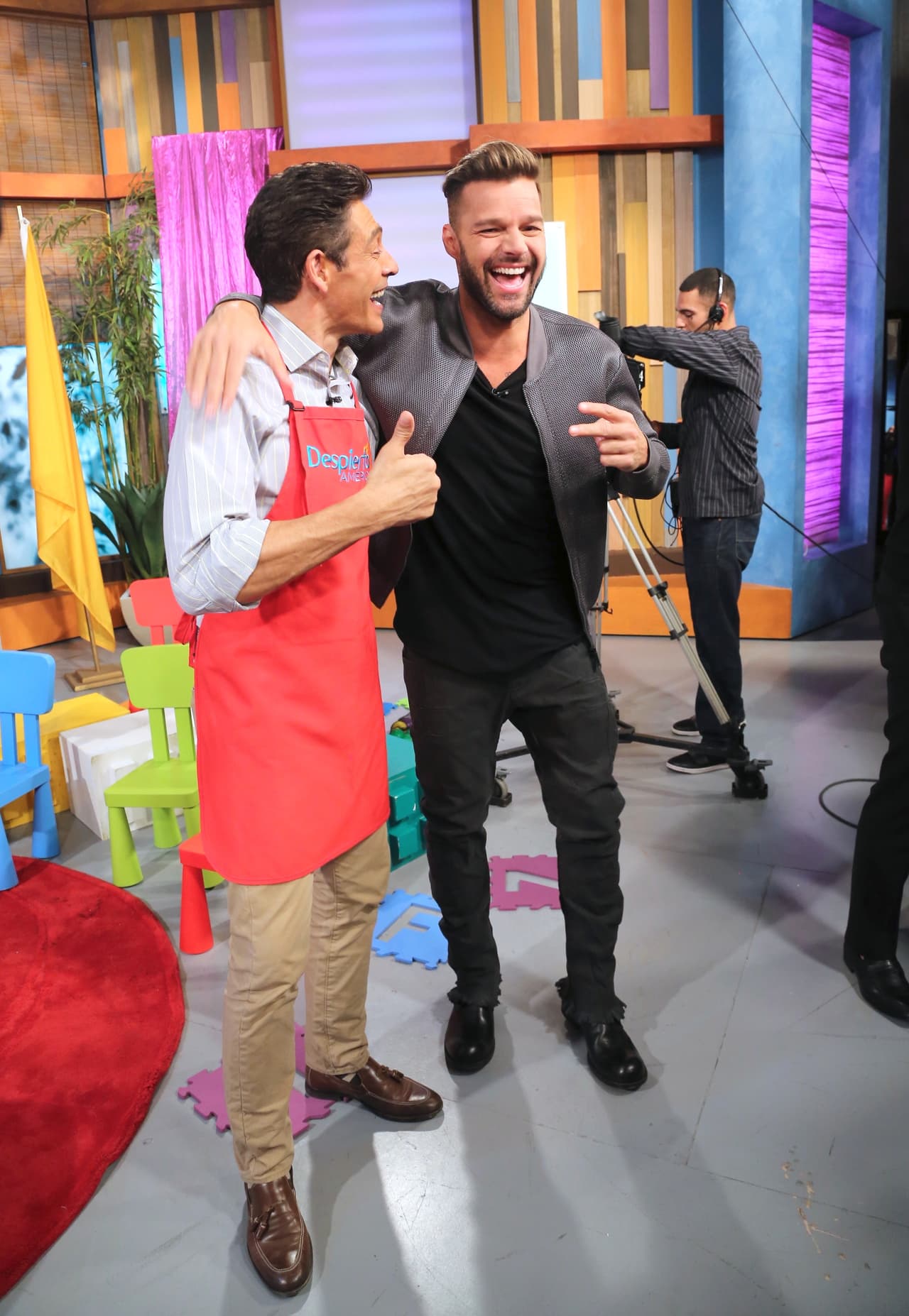 En noviembre de 2013, Ricky Martin visitó "Despierta América" y así lo recibió Johnny.