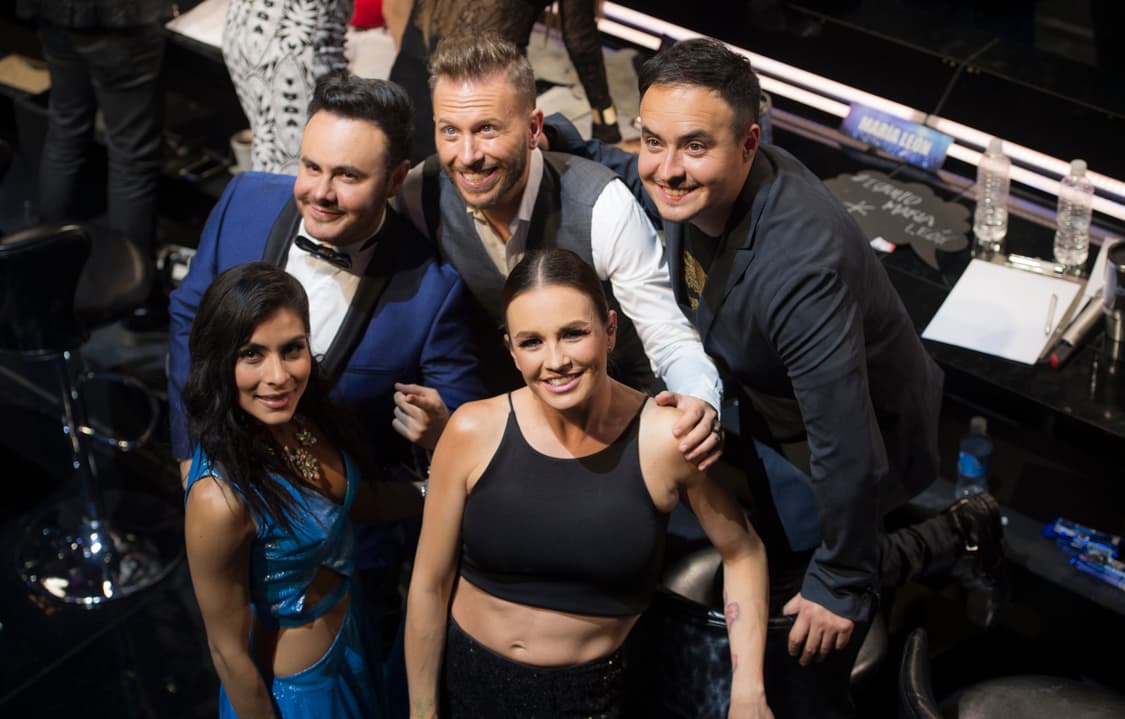 A pesar de la presión, capitanes, competidores y jueces tratan de relajarse cuando están fuera del aire, a veces se portan bien y otras tantas un poco mal, pero el chiste es pasarla bien. ¡Miren qué pasa detrás de cámaras!