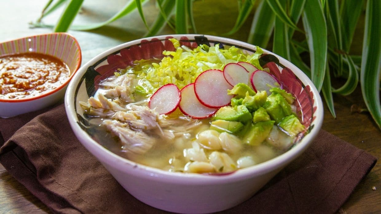 ¿El pozole es saludable? ¿Se hacía con carne humana? Acaba con tus dudas sobre este delicioso platillo mexicano