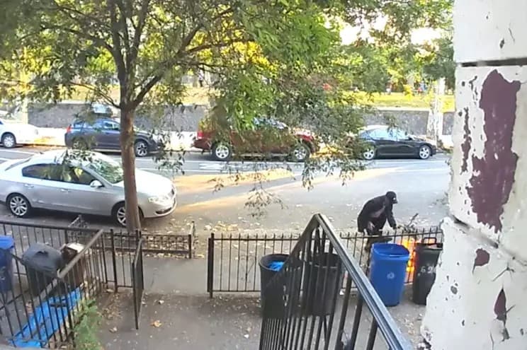 E-bike de repartidor de comida se incendia en Brooklyn 