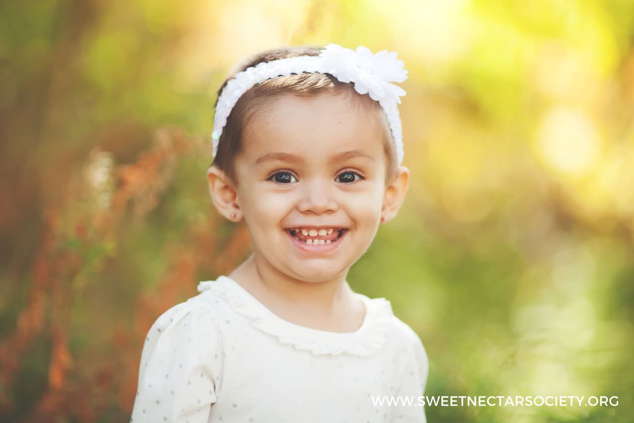 Algunos fotógrafos acompañan a las familias incluso en los funerales de los menores.