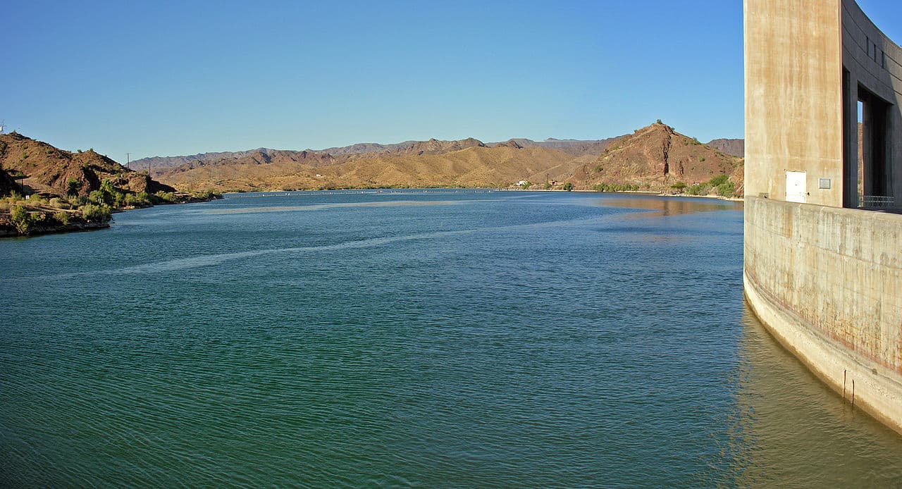 <b>Lake Havasu - Havasu Landing Boat Launch Ramp</b>
<br>Locación: Riverside 
<br>Nivel de riesgo: peligroso
<br>Manténgase fuera del agua. No toque la escoria en el agua o la orilla. No permita que las mascotas entren al agua, beban el agua o coman la escoria de la orilla. No coma mariscos de este cuerpo de agua.