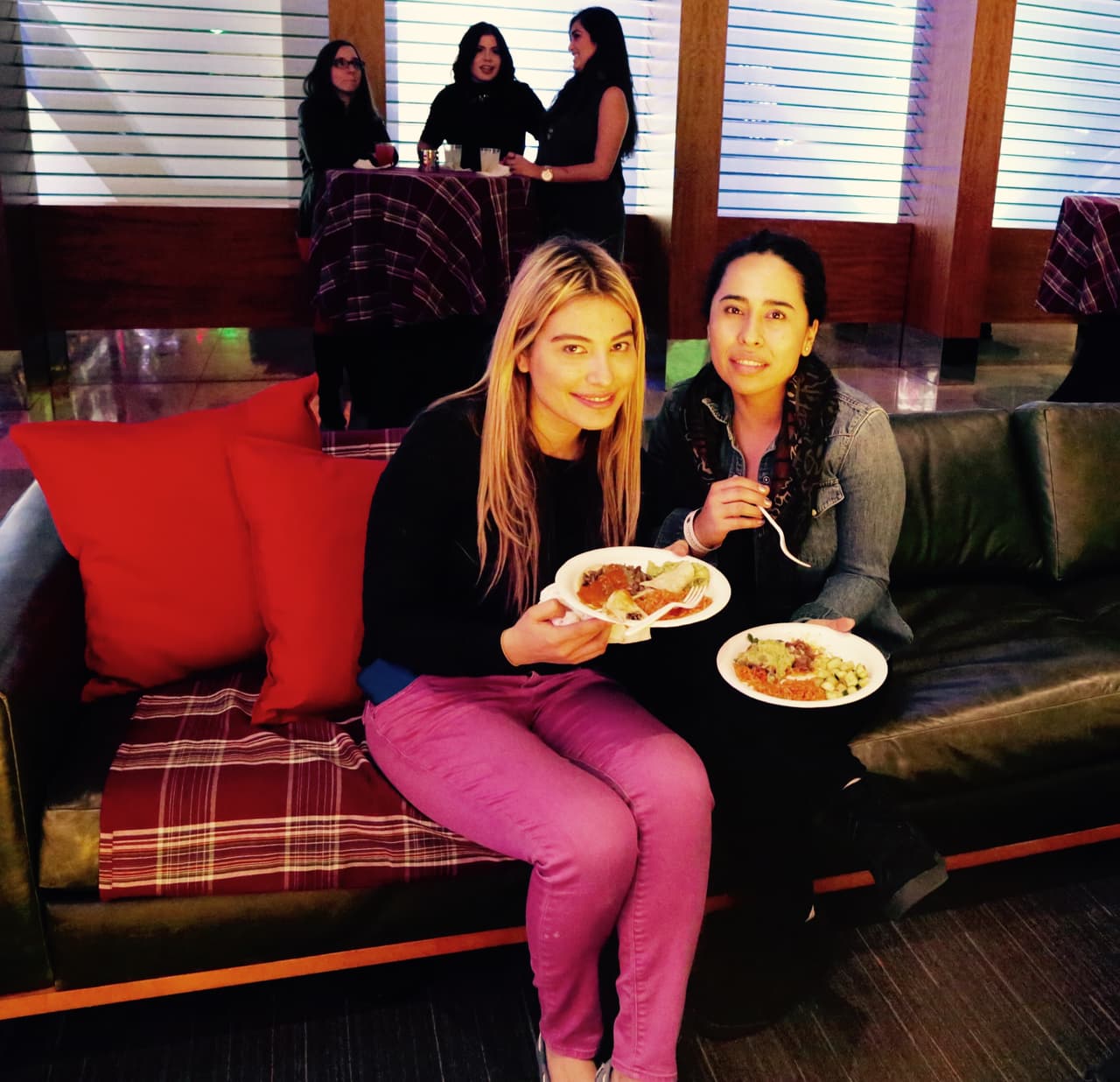 ¡Univision 34, K-LOVE, Más Variedad y LA 101.9 se unieron para celebrar un año más de ser la cadena #1 para todos nuestros hispanohablantes en Los Angeles!