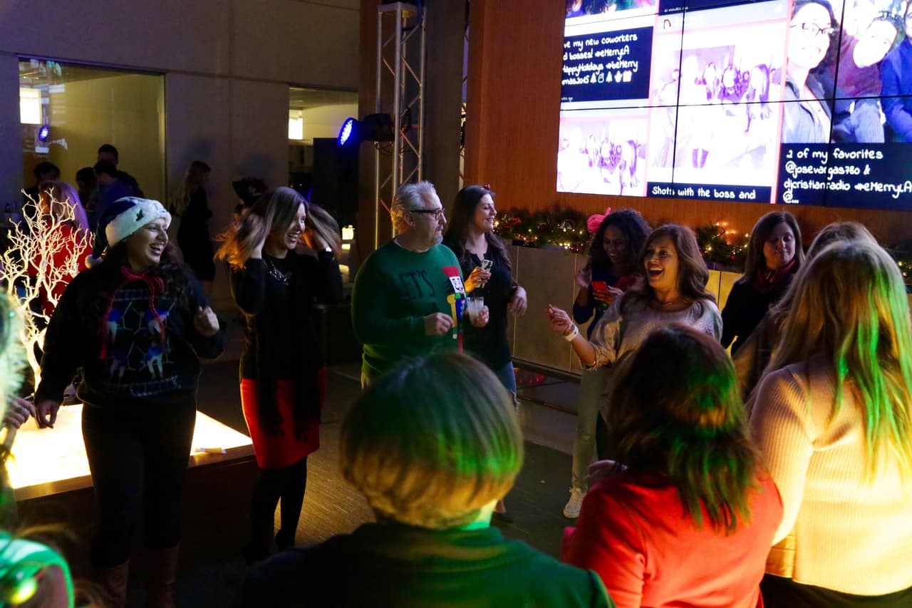 ¡Univision 34, K-LOVE, Más Variedad y LA 101.9 se unieron para celebrar un año más de ser la cadena #1 para todos nuestros hispanohablantes en Los Angeles!