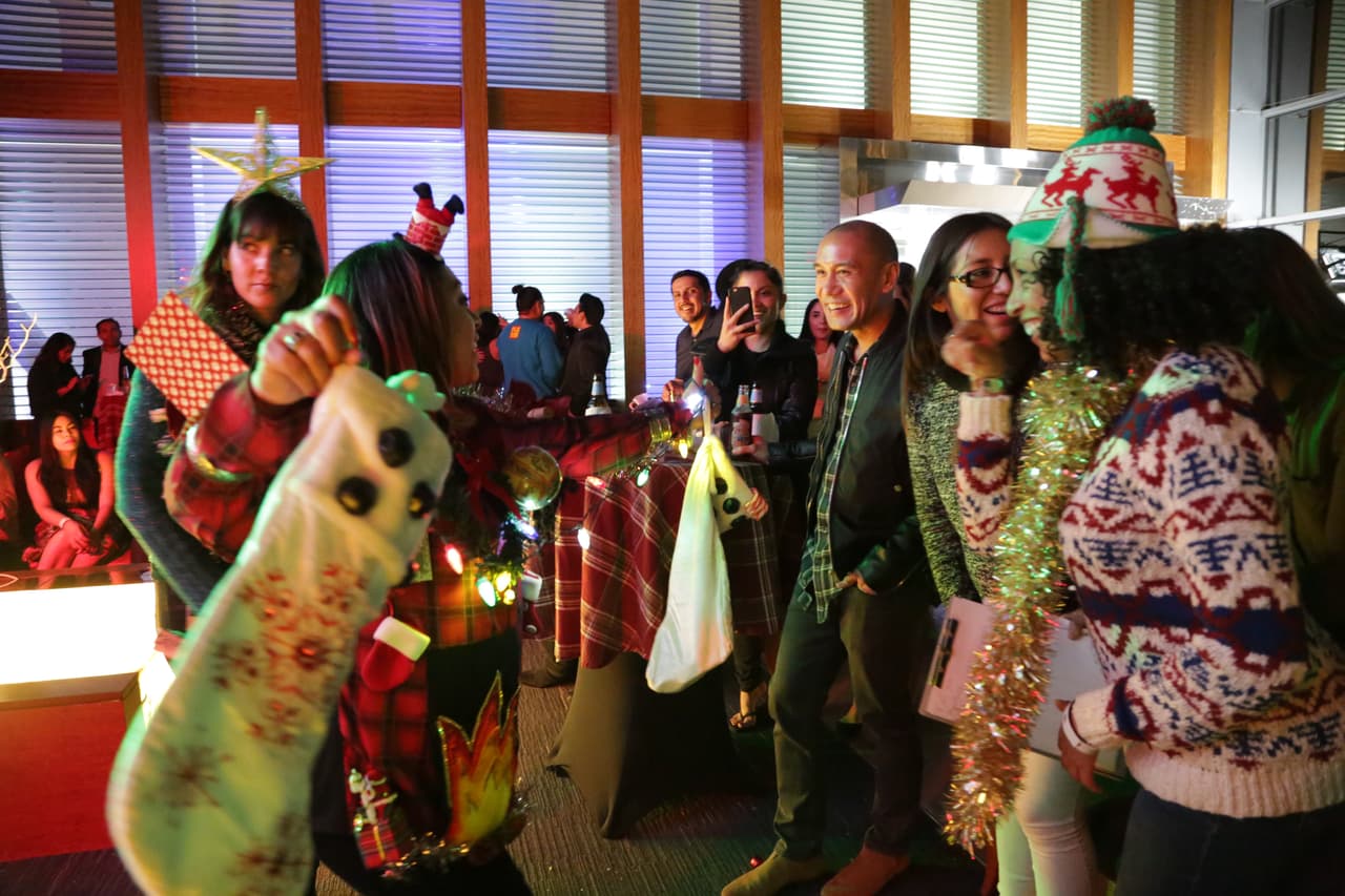 ¡Univision 34, K-LOVE, Más Variedad y LA 101.9 se unieron para celebrar un año más de ser la cadena #1 para todos nuestros hispanohablantes en Los Angeles!