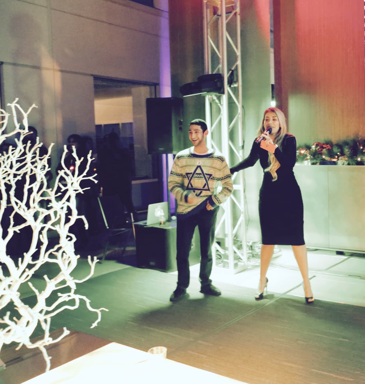 ¡Univision 34, K-LOVE, Más Variedad y LA 101.9 se unieron para celebrar un año más de ser la cadena #1 para todos nuestros hispanohablantes en Los Angeles!