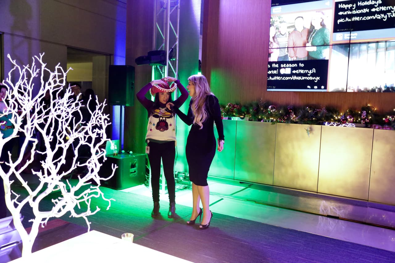 ¡Univision 34, K-LOVE, Más Variedad y LA 101.9 se unieron para celebrar un año más de ser la cadena #1 para todos nuestros hispanohablantes en Los Angeles!