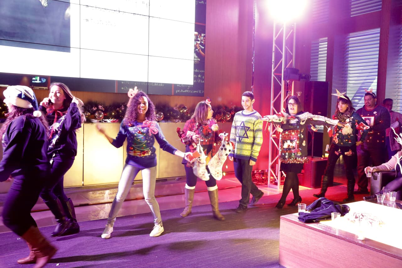 ¡Univision 34, K-LOVE, Más Variedad y LA 101.9 se unieron para celebrar un año más de ser la cadena #1 para todos nuestros hispanohablantes en Los Angeles!