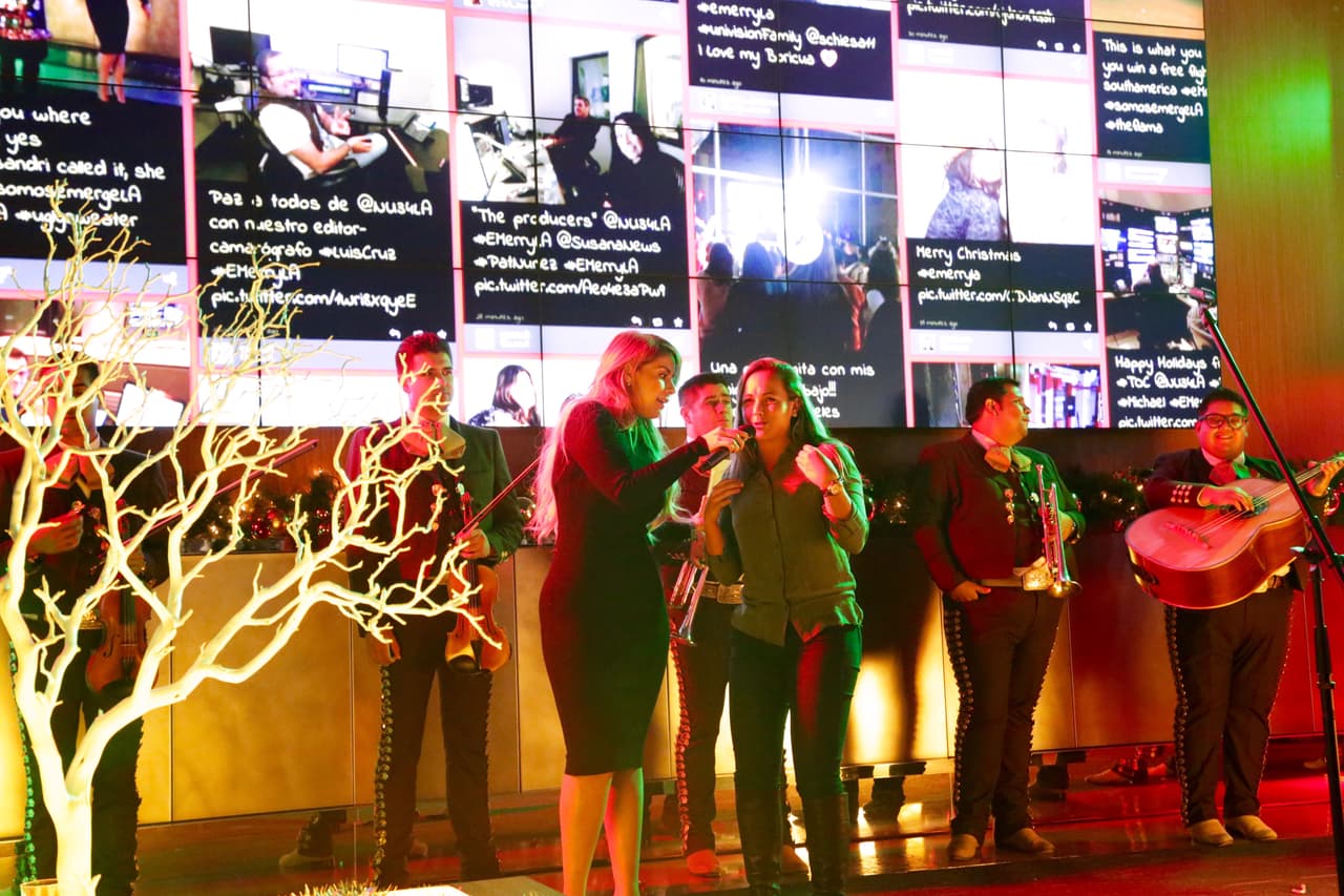 ¡Univision 34, K-LOVE, Más Variedad y LA 101.9 se unieron para celebrar un año más de ser la cadena #1 para todos nuestros hispanohablantes en Los Angeles!