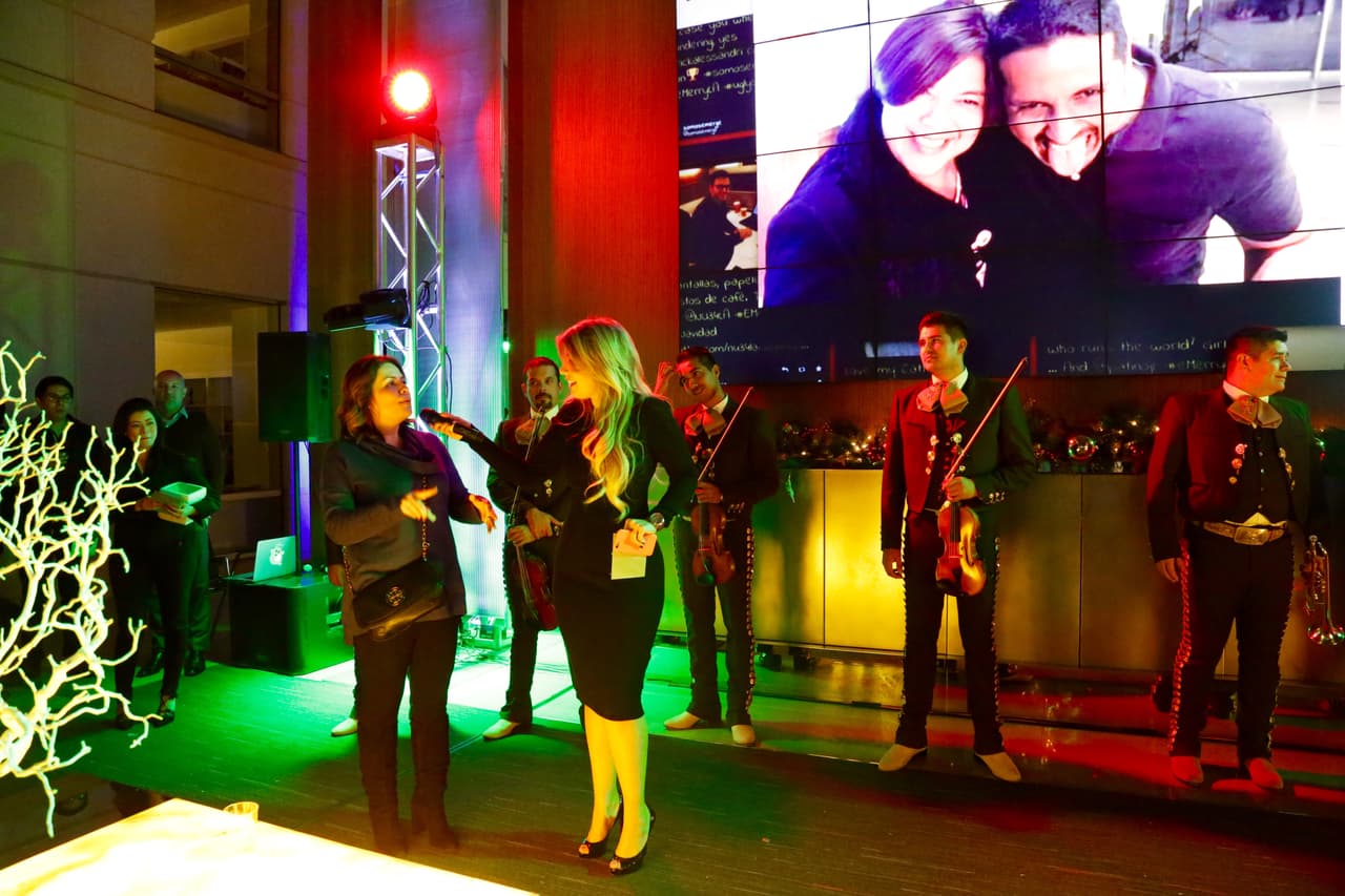 ¡Univision 34, K-LOVE, Más Variedad y LA 101.9 se unieron para celebrar un año más de ser la cadena #1 para todos nuestros hispanohablantes en Los Angeles!