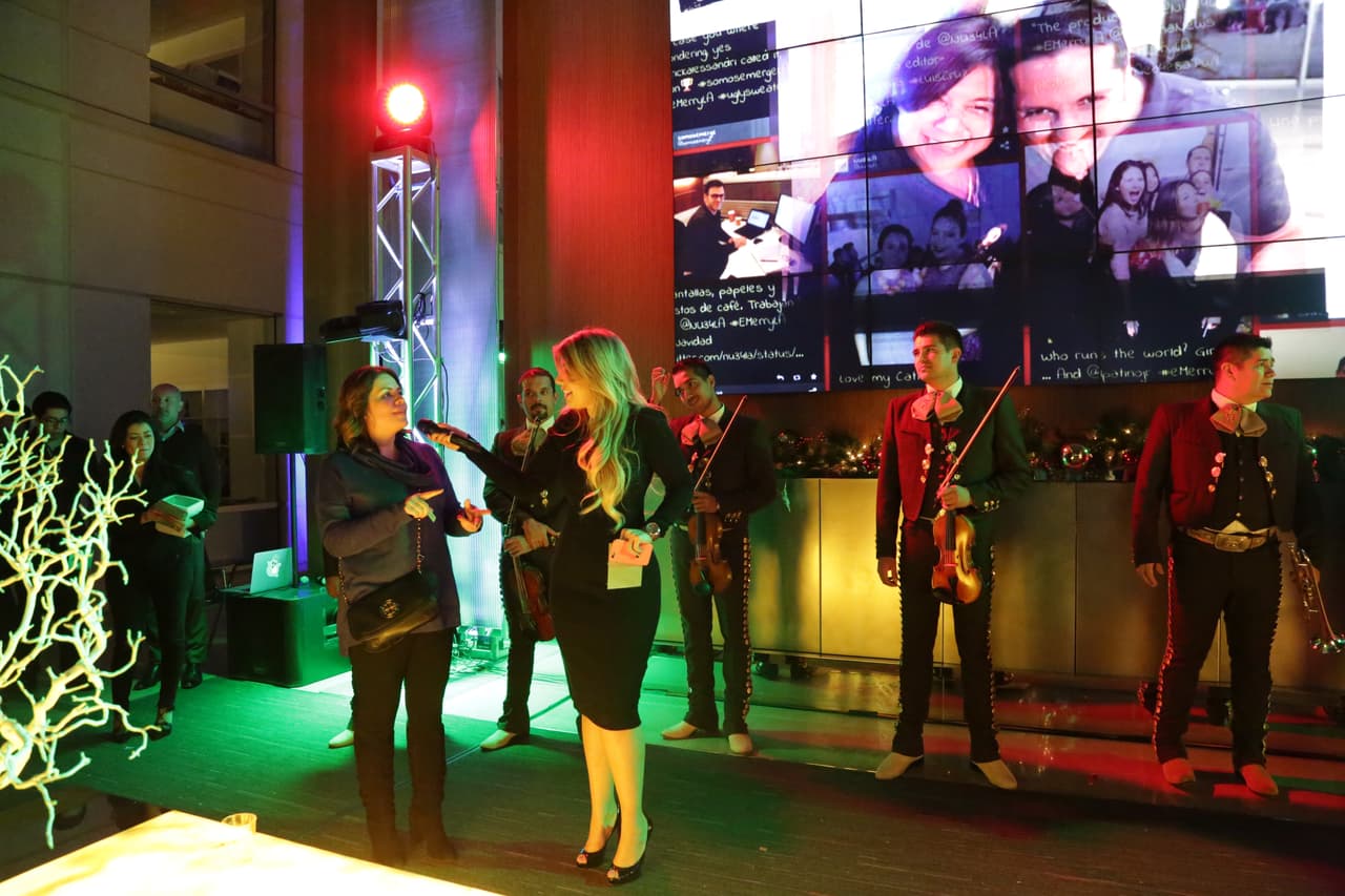 ¡Univision 34, K-LOVE, Más Variedad y LA 101.9 se unieron para celebrar un año más de ser la cadena #1 para todos nuestros hispanohablantes en Los Angeles!