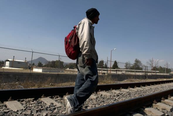 Migrantes centroamericanos usan el tren de 'La Bestia' para pasar por México y llegar a su destino principal, Estados Unidos.