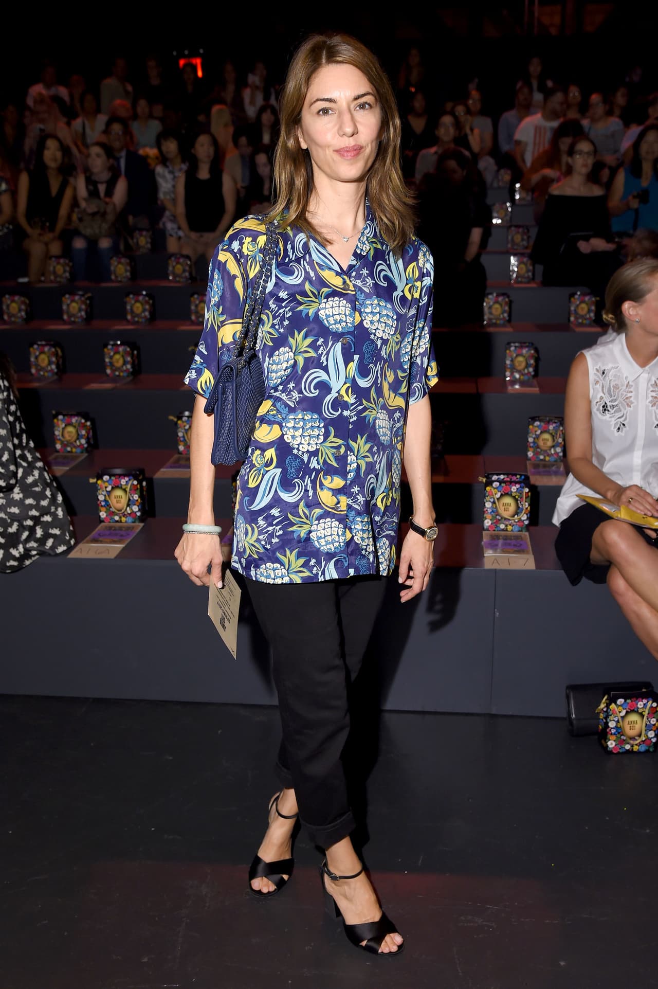 La cineasta Sophia Coppola, creadora de cintas como 'Lost in Translation', decidió ir a ver la nueva colección de Anna Sui.