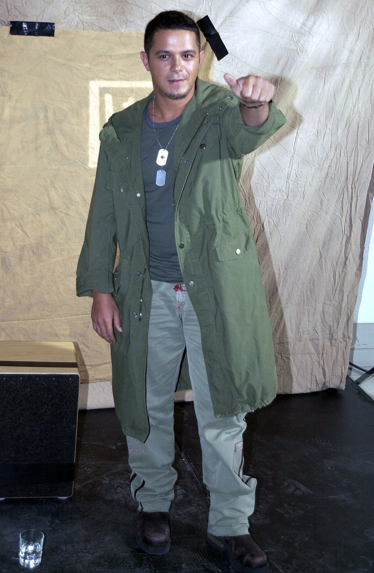 A principios de los 2000 usaba también este tipo de gabradinas. Sus fanáticas adotraban esta sencillez.