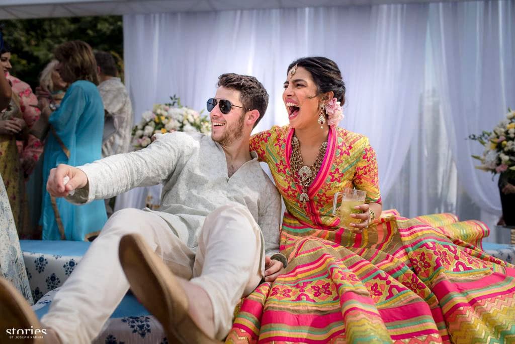 La actriz hindú 
<b><a href="https://www.univision.com/entretenimiento/en-fotos-asi-fue-la-boda-de-nick-jonas-y-priyanka-chopra-fotos">Priyanka Chopra de 36 años y el cantante de Nick Jonas</a></b> de 26, sellaron su amor con dos ceremonias, una hinduista y otra cristiana.
