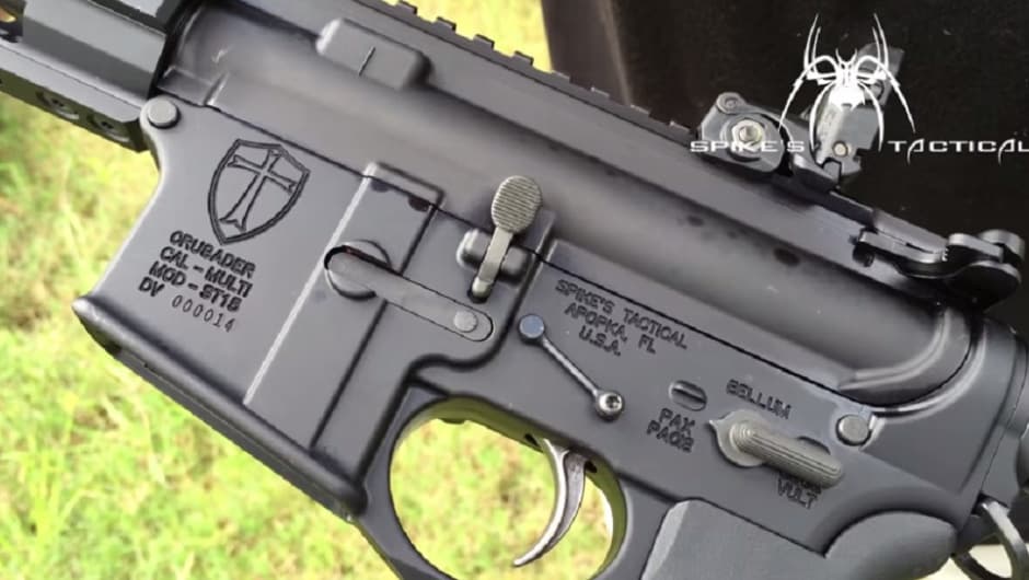 Hombre de Florida vende 'rifles cristianos'