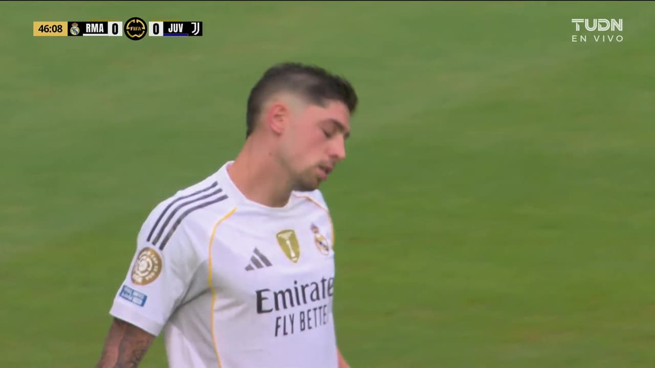 ¡Otra vez Valverde! El disparo pasó a centímetros del poste