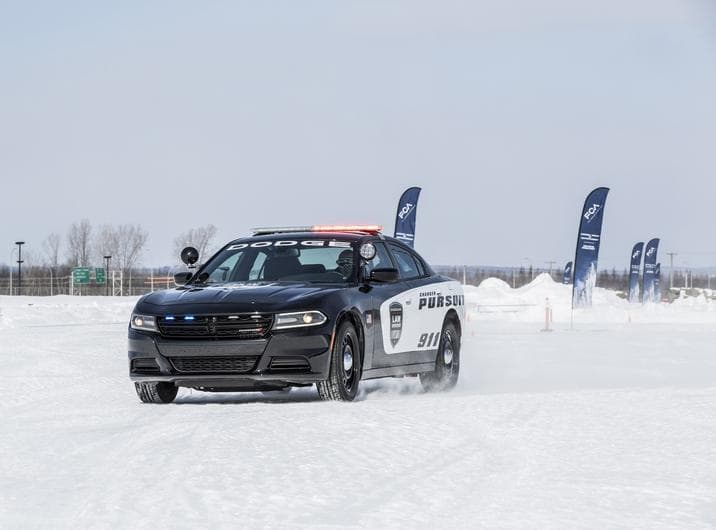 Un número limitado de unidades del Dodge Charger Pursuit 2016 que FCA entregará a la CHP contará con un motor HEMI V8 de 5.7 litros, cuya potencia asciende a los 370 caballos de fuerza.
