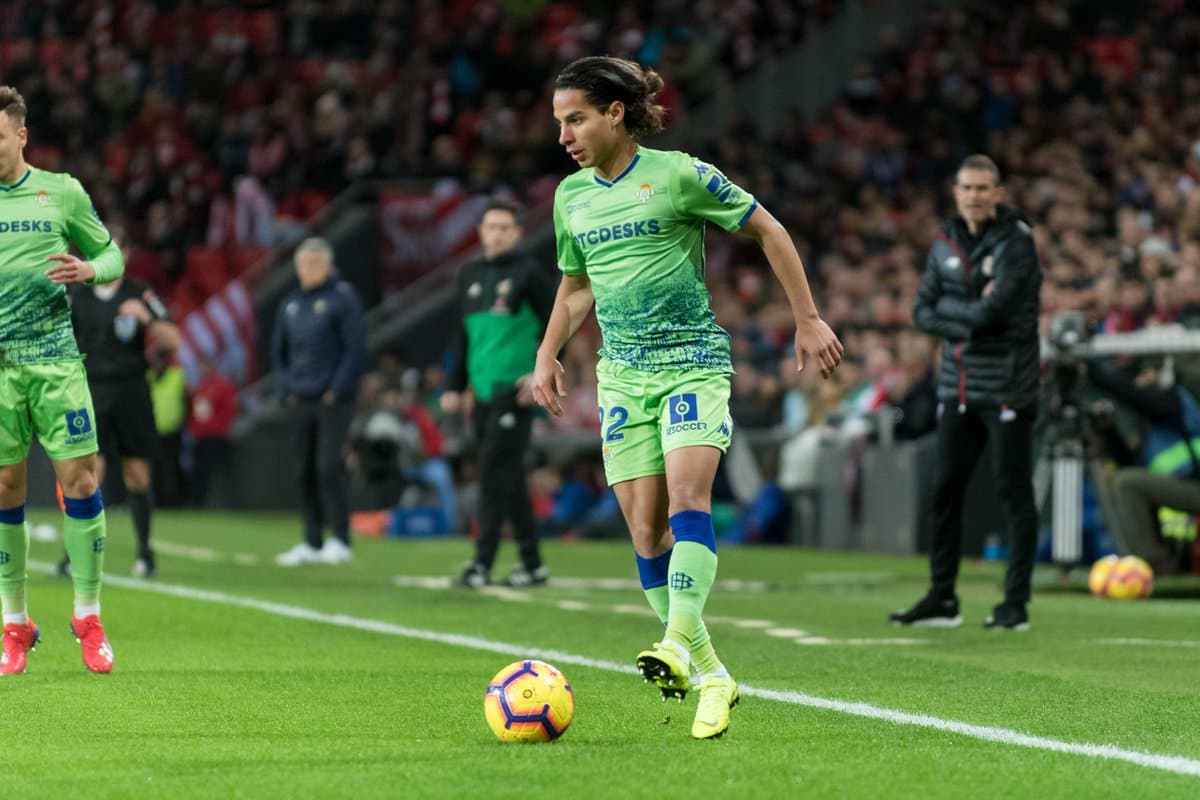 Diego Lainez fue titular con el Real Betis, su primer partido desde el minuto inicial en el fútbol español.