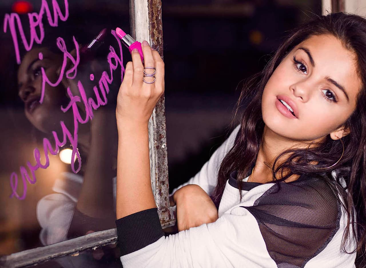 Su teoría de que no es bonita es totalmente equivocada.