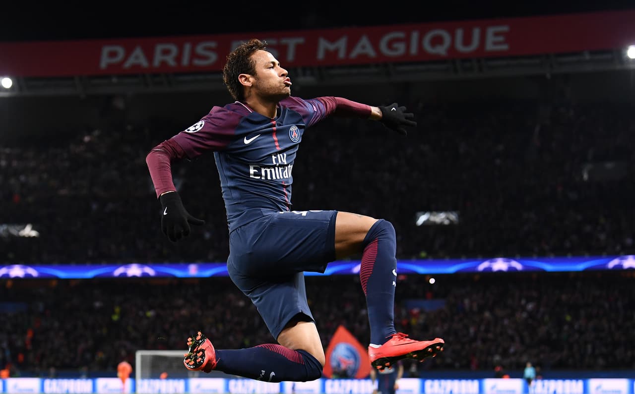 Neymar se convirtió en la gran figura del PSG de Francia, que a través del atacante brasileño demostró su poderío económico.