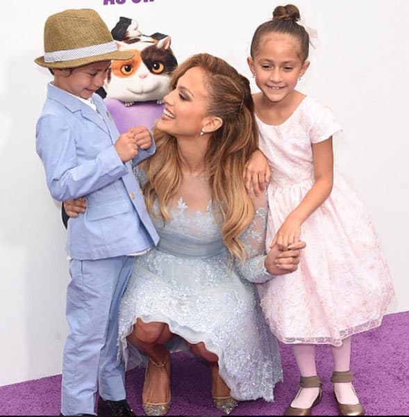 Jen con Max y Emme en el estreno de su cinta 'Home' en 2015.