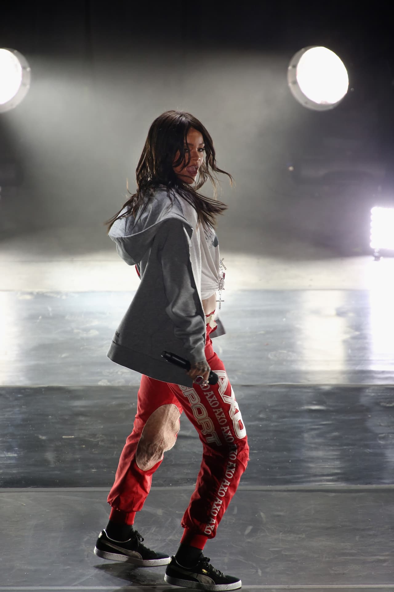 La canción de Brittany es más rápida y con más rap mientras que la de Rihanna es más lenta. Aún así surgieron diversas especulaciones.