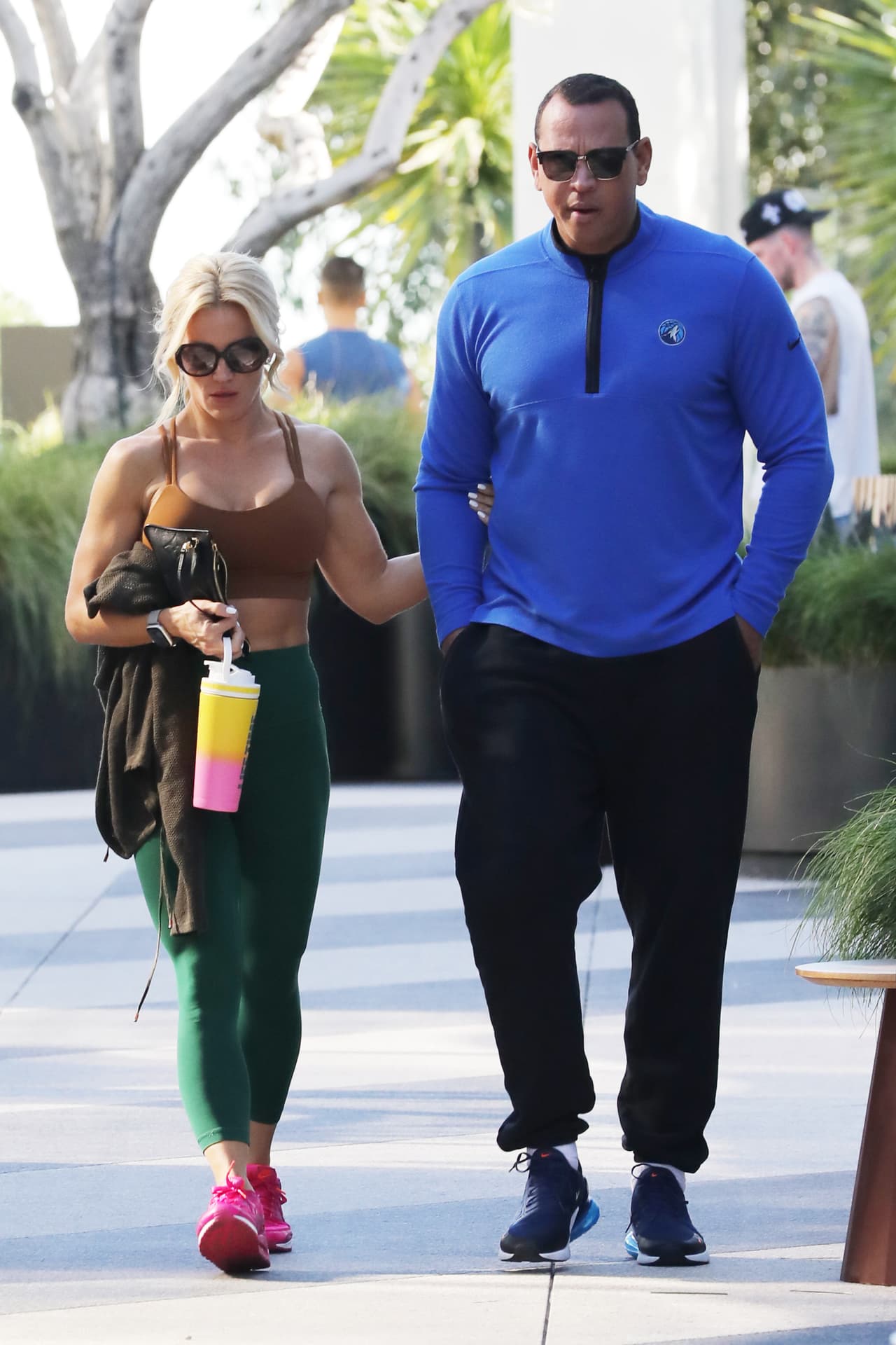 Alex Rodríguez estaría disfrutando la compañía de Cordeiro: "Él parece estar feliz en este momento. No veo nada más que eso, al menos por ahora", añadió.
<br>