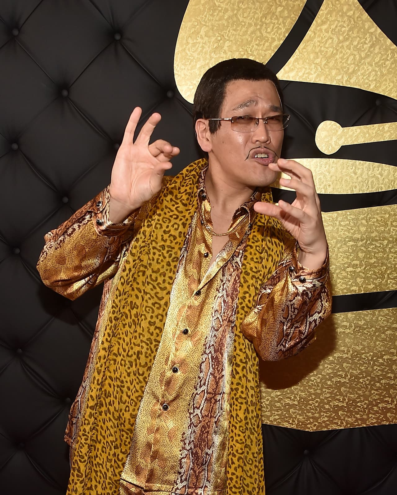 Cómo olvidar a Piko Taro, quién viralizó su éxito en todo internet llamado 'PPAP' (
<i>Pen-Pineapple-Apple-Pen).</i>