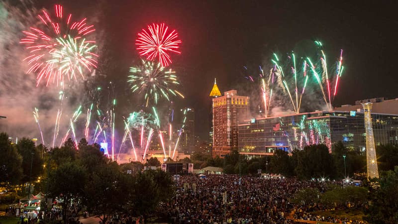 El Día de la Independencia de los Estados Unidos traerá el mejor espectáculo de fuergos artificiales. El show se llevará a cabo cerca del estadio PNC, pero podrá ser visto desde distintos lugares. Fecha: 4 de julio de 2020.