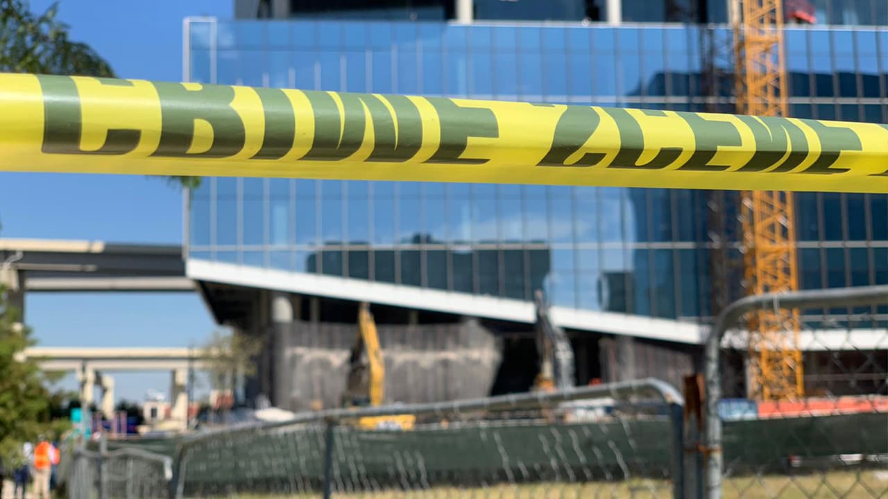 El Departamento de Policía de Houston informó que un edificio colapsó de forma parcial a la 1:45 p.m. del viernes.