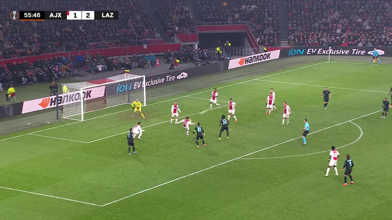 ¡TIRO ATAJADO! disparo por Loum Tchaouna.