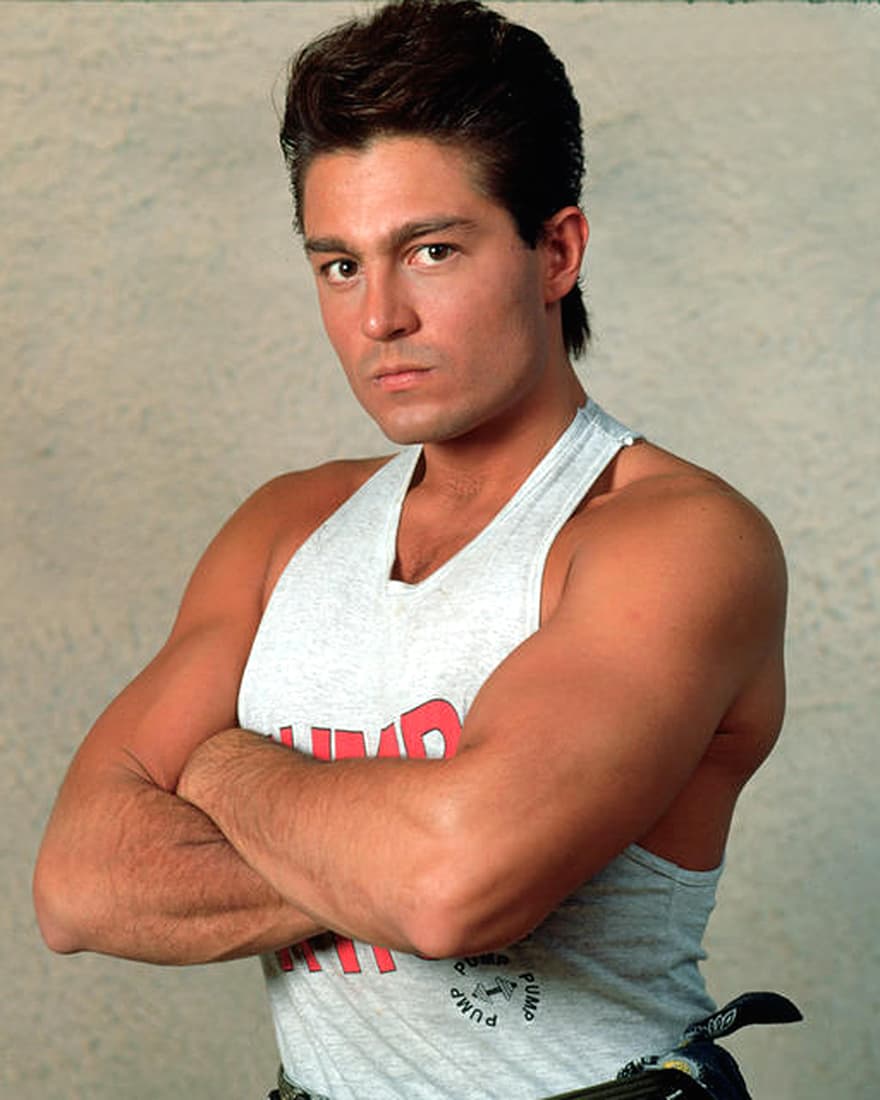 Fernando Colunga inició su carrera en las telenovelas en 1988 de la mano de ‘Dulce desafío’, proyecto en el que no tuvo un papel como tal, sino que tuvo la misión de doblar a Eduardo Yáñez en las escenas de riesgo.