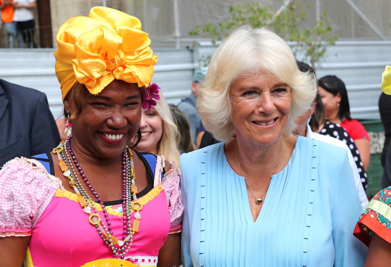 Camila, la duquesa de Cornualles, posa en las zonas turísticas de Cuba, mientras en Facebook reclamaron que apoye a un régimen que viola los derechos humanos.